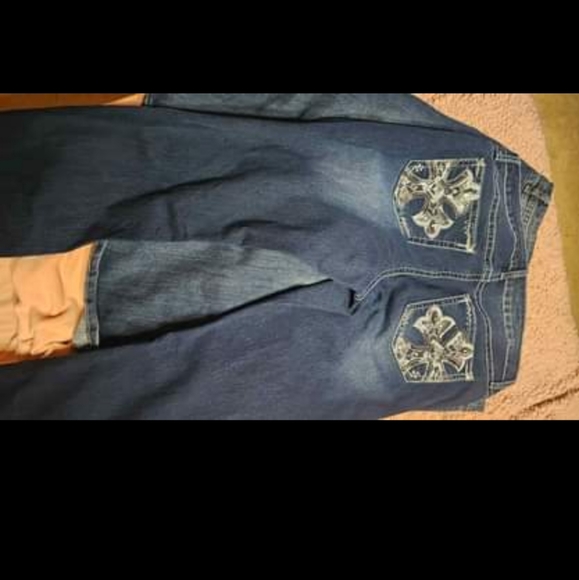 Ana jeans with bling on pockets - Picture 3 of 3